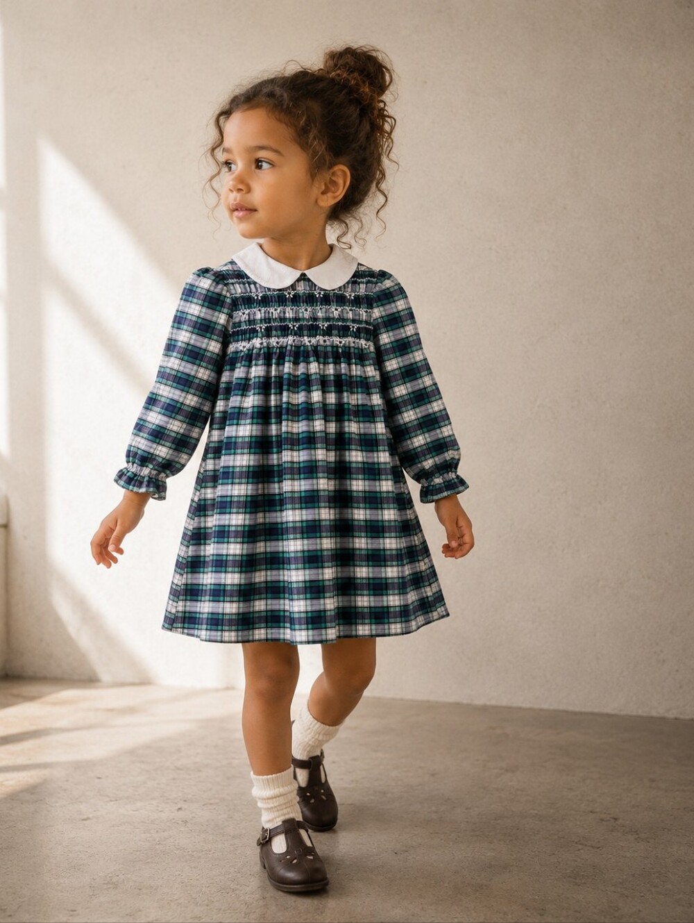 Vintage Polly Flinders Girls Tartan Plaid Smocked Peter Pan Collar Dress 2T